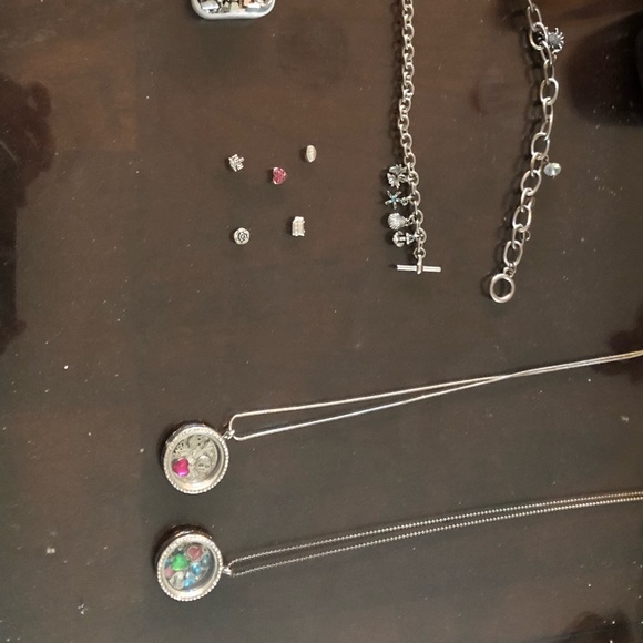 Homemade floatingcharm necklaces & real bracelets - Picture 2 of 5